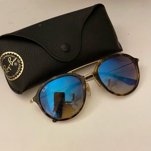Like new Ray-Ban Sunglasses